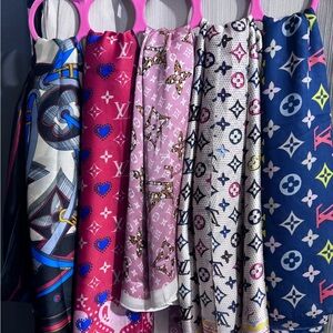 Pick one Colorful Patterned Scarves 120x90cm